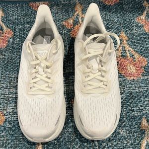 Men’s Clifton 8 Hokas